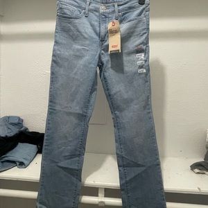 Levi 314 Shaping Straight Women’s Jeans